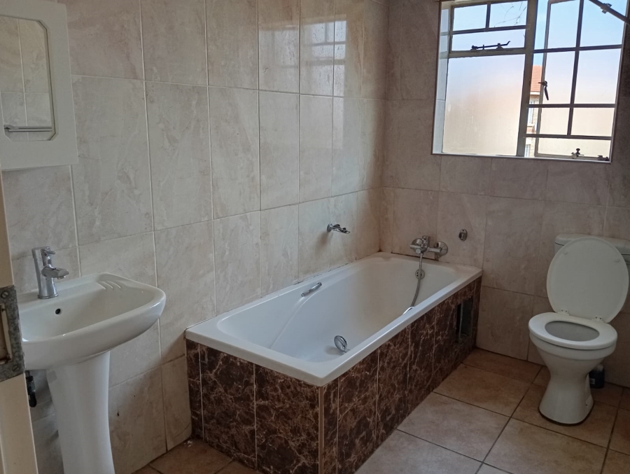 3 Bedroom Property for Sale in Waterval East North West